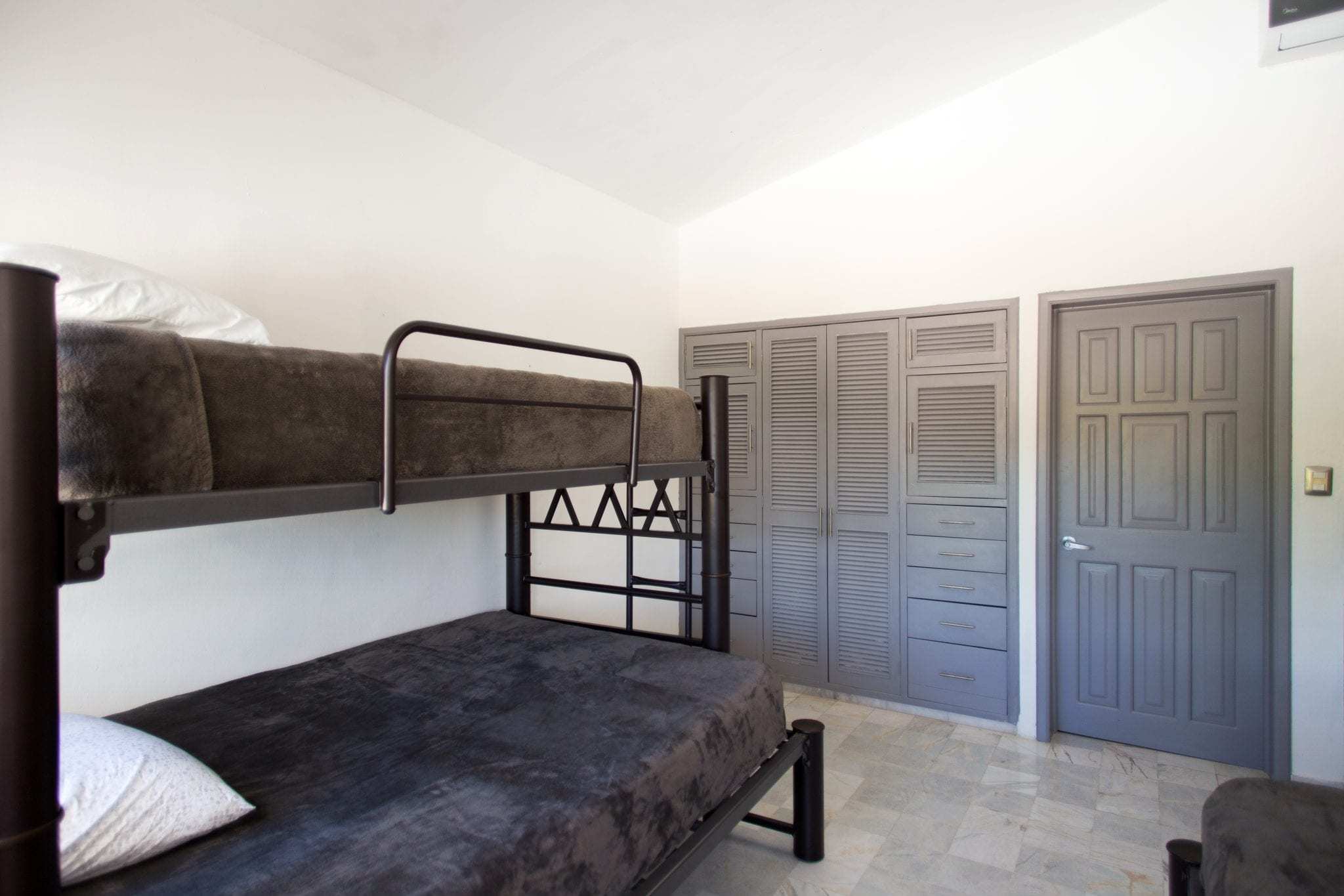 4 BR Trendy Waterfront Villa - Bedroom