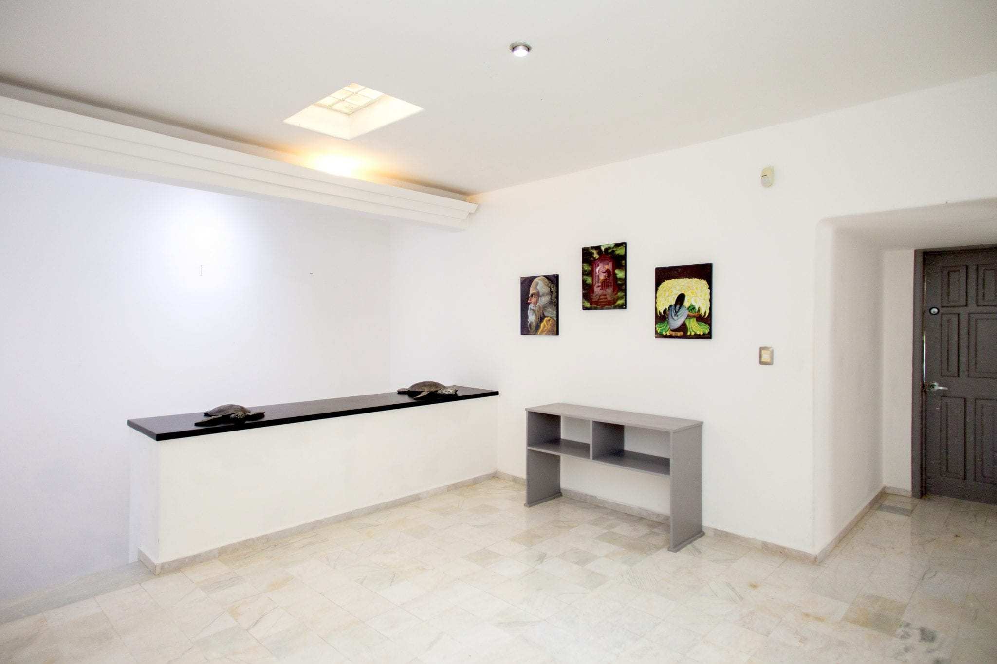 4 BR Trendy Waterfront Villa - Interior