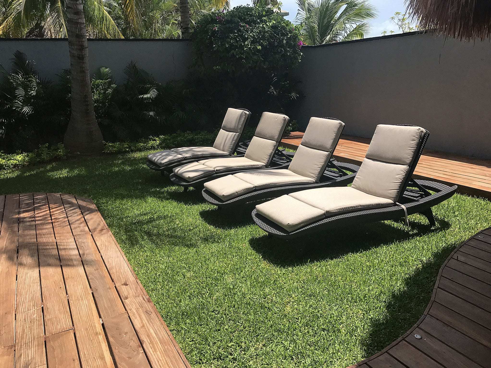 5 BR Bachelor Party Villa - Exterior - Chaise Lounges