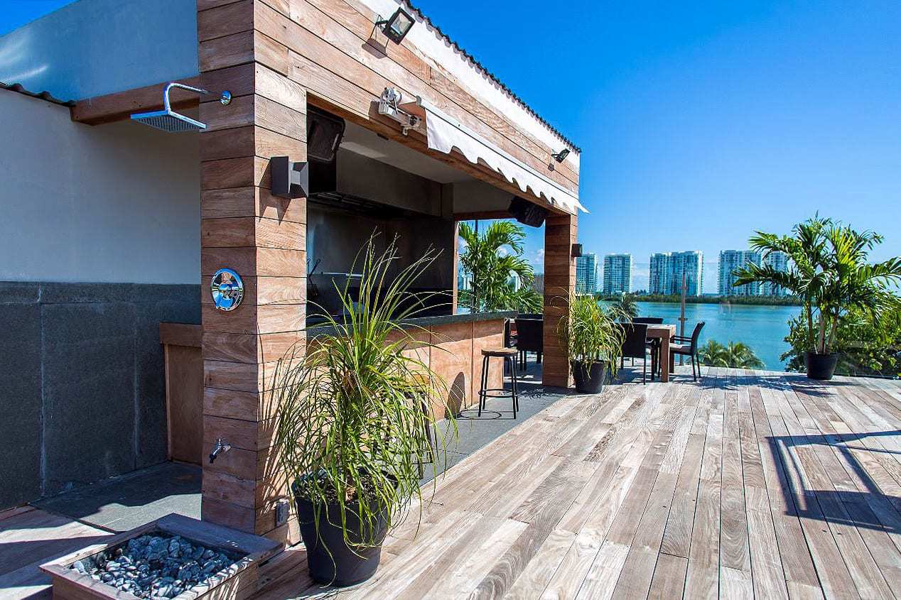 5 BR Bachelor Party Villa - Exterior - Rooftop Dining + Bar
