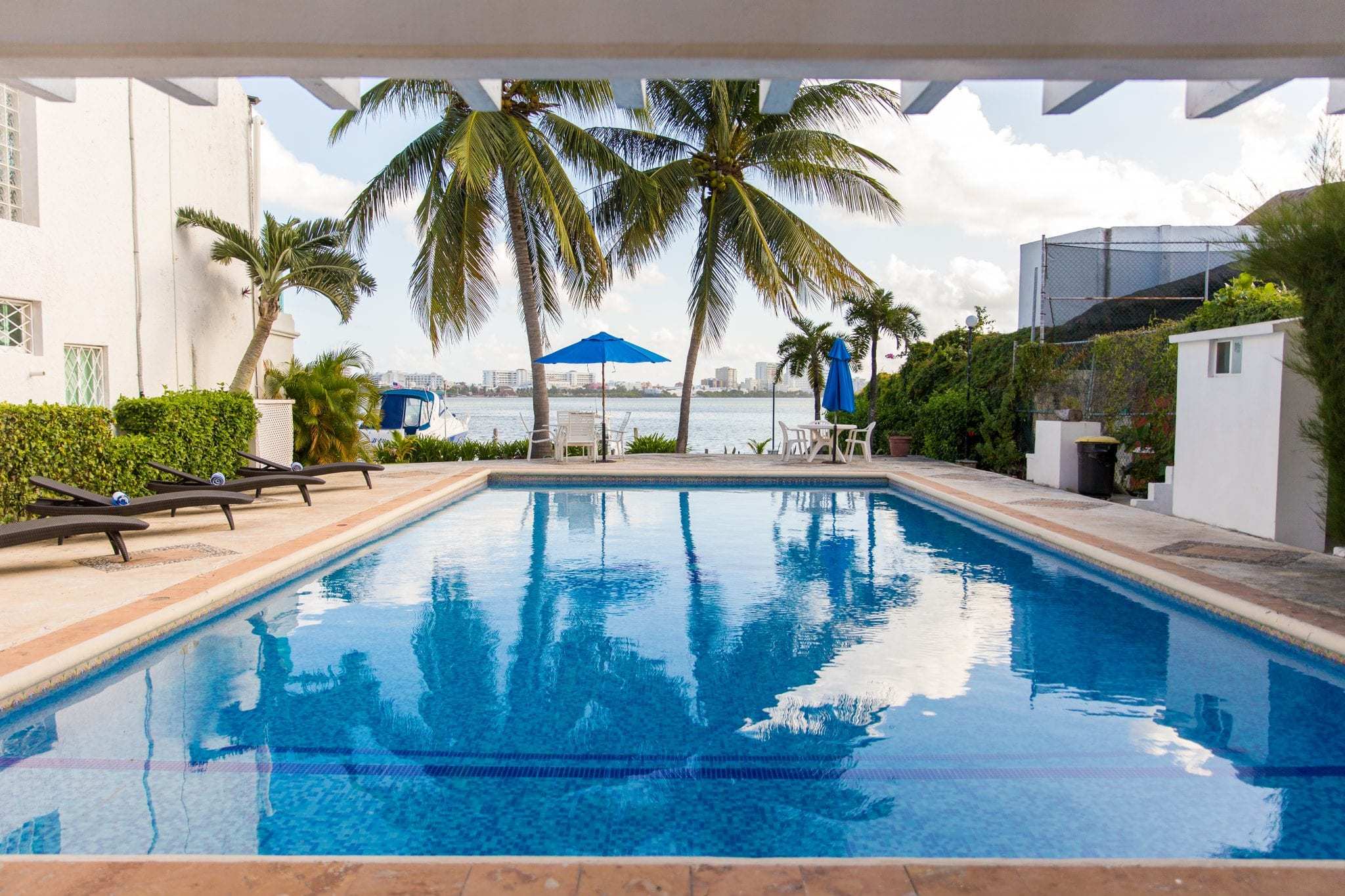 3 BR Waterfront Townhouse - Exterior - Pool