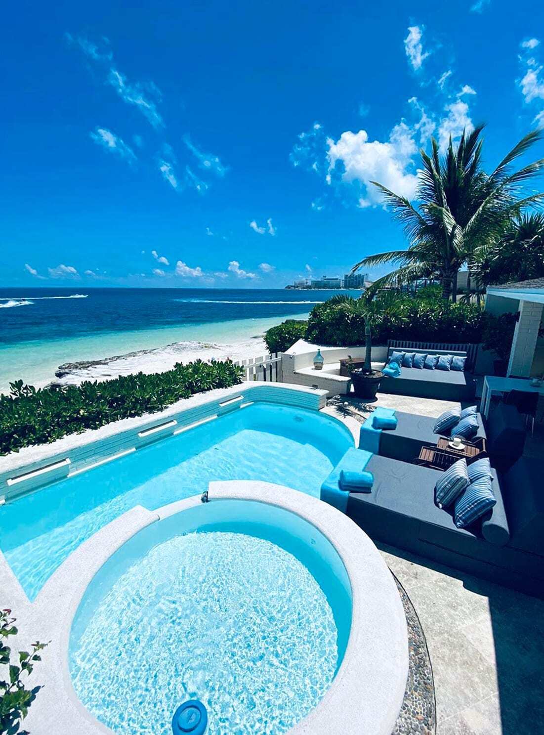 3 BR Mimi Villa - Exterior - Pool + Cooling Jacuzzi