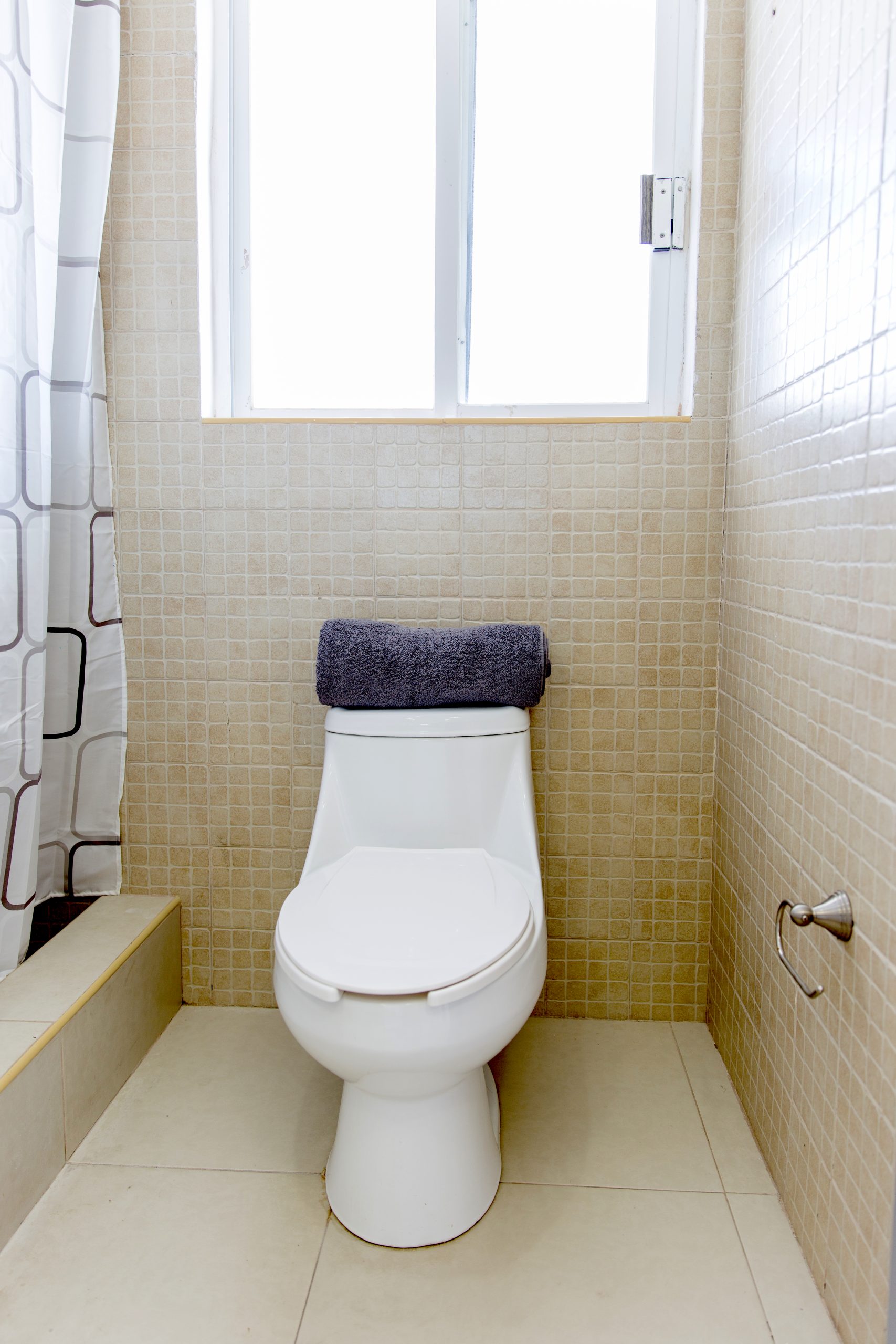 3 BR Waterfront Townhouse - 3rd Floor Bathroom